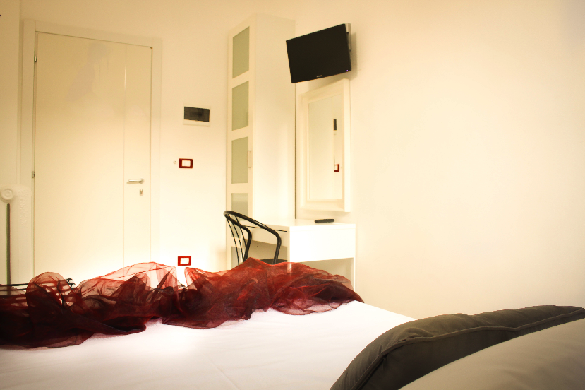 Hotel RossoVino Milano — camera Matrimoniale con bagno privato — dettaglio 4